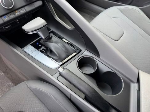 New 2026 Hyundai Elantra SE FWD image 24