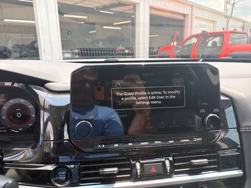 Used 2025 Nissan Pathfinder Platinum w/ Cargo Package FWD image 20