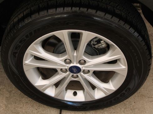 Used 2017 Ford Escape SE w/ Equipment Group 201A image 27