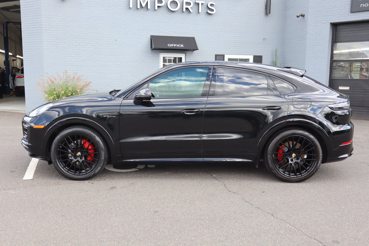 Used 2023 Porsche Cayenne Platinum Edition AWD/4WD image 9