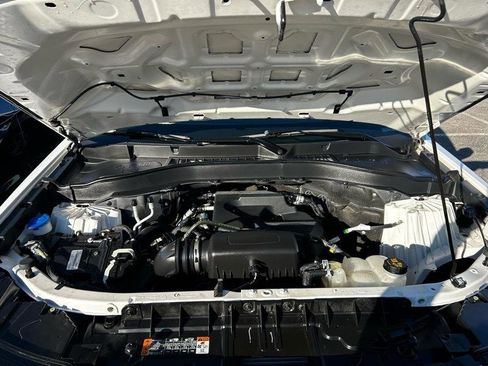 Used 2020 Ford Explorer XLT image 21