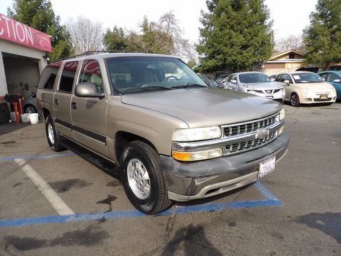 Used 2003 Chevrolet Suburban LS w/ Cargo Package image 2