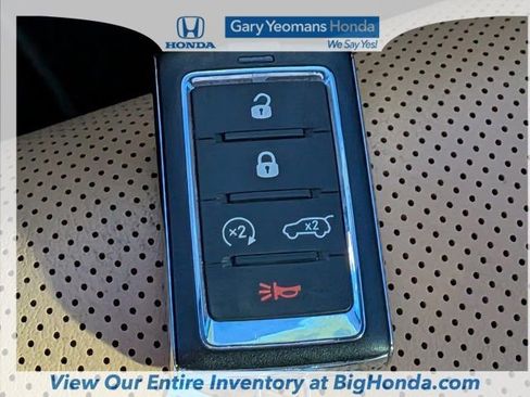 Used 2022 Jeep Grand Cherokee L Summit w/ Luxury Tech Group V image 31