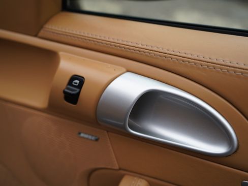 Used 2005 Porsche 911 Carrera image 59