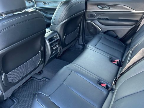 New 2026 Jeep Grand Cherokee Limited image 14