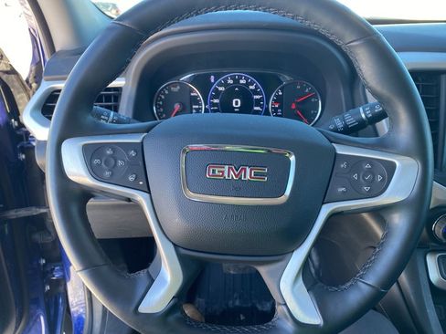 Used 2023 GMC Acadia SLT w/ Elevation Edition image 10