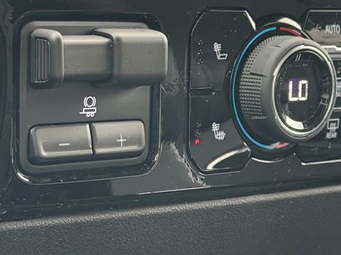 Used 2023 Chevrolet Silverado 1500 RST w/ Rally Edition image 28