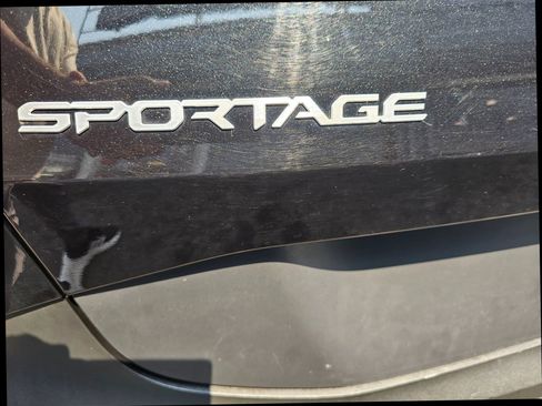Used 2024 Kia Sportage LX FWD image 29