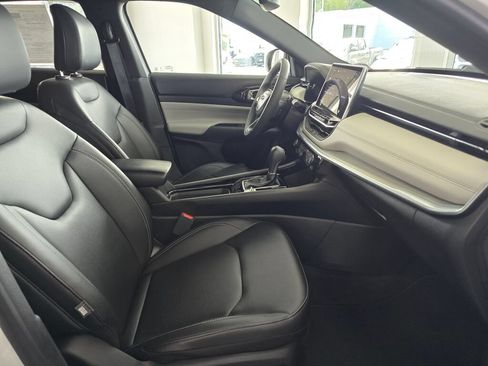 Used 2025 Jeep Compass Limited AWD/4WD image 43