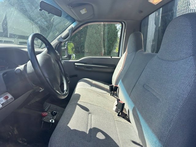 Used 2001 Ford F450 XL RWD image 3
