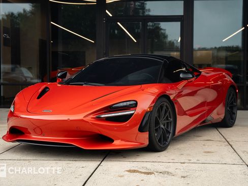 Used 2025 McLaren 750S Spider RWD image 7
