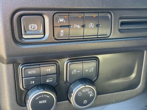 Used 2024 Chevrolet Tahoe LT AWD/4WD image 18