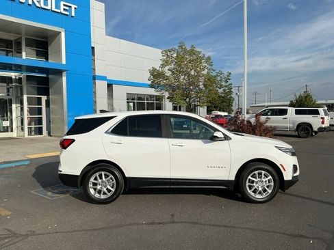 Used 2024 Chevrolet Equinox LT image 2