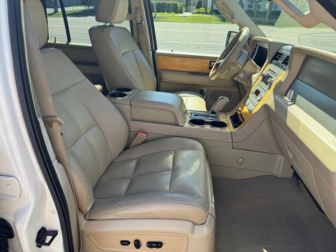 Used 2007 Lincoln Navigator 2WD image 20