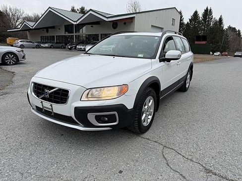 Used 2008 Volvo XC70 3.2 image 1