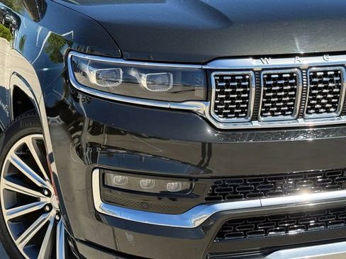 Used 2023 Jeep Grand Wagoneer Series II AWD/4WD image 3