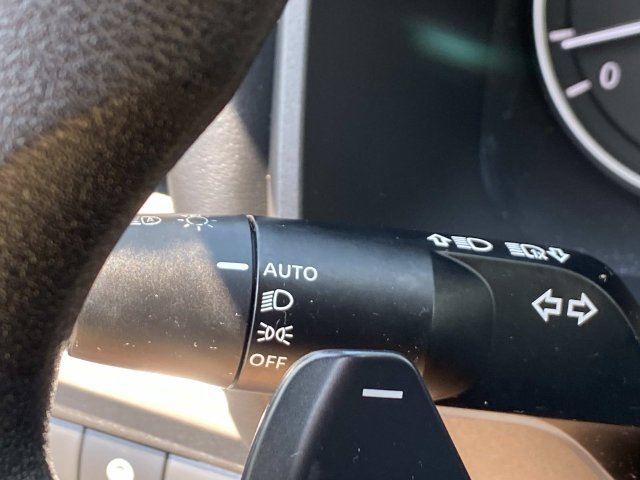 Used 2024 Nissan Rogue SV FWD image 18