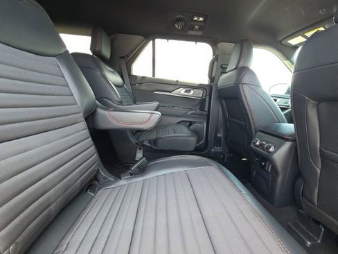 Used 2025 Ford Explorer ST-Line w/ Premium Package RWD image 16