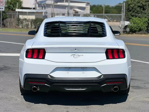 Used 2024 Ford Mustang Coupe RWD image 4