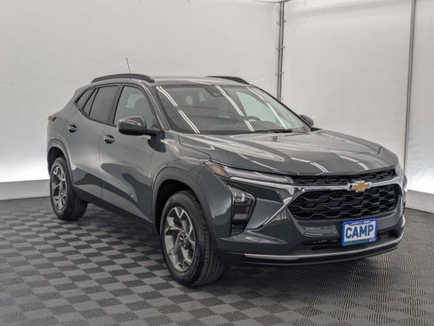 New 2026 Chevrolet Trax LT w/ Driver Confidence Package FWD image 8