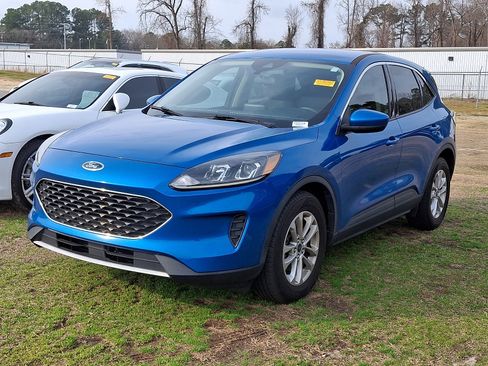 Used 2020 Ford Escape SE image 3
