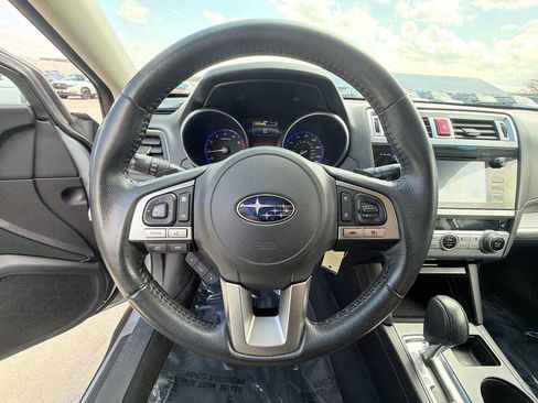 Used 2017 Subaru Outback 2.5i Premium image 19