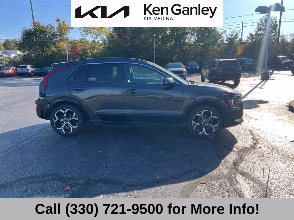 Used 2023 Kia Niro EX Touring FWD image 4