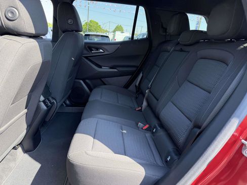 Certified 2025 Chevrolet Traverse LT w/ Driver Confidence Package FWD image 12