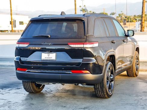 New 2025 Jeep Grand Cherokee Altitude image 36