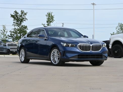 Used 2024 BMW 530i w/ M Sport Package image 2