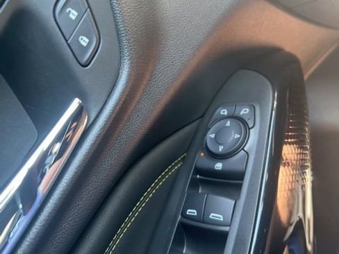 Used 2025 Chevrolet Trax ACTIV w/ Sunroof Package FWD image 21