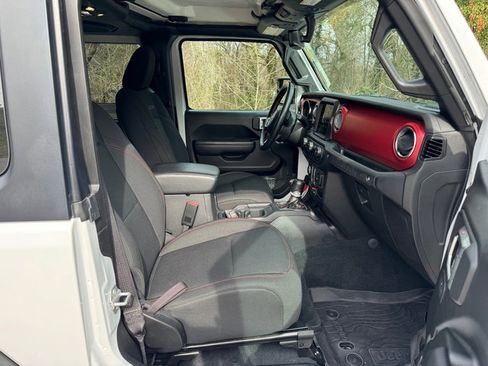 Used 2022 Jeep Wrangler Rubicon w/ Cold Weather Group image 16