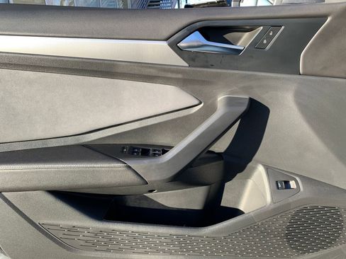 Used 2025 Volkswagen Jetta SE image 20