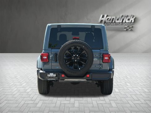 Used 2025 Jeep Wrangler Unlimited Sahara AWD/4WD image 9