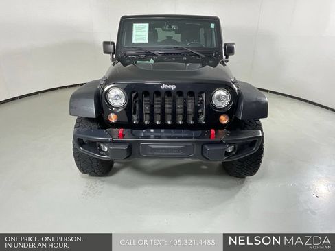 Used 2017 Jeep Wrangler Unlimited Rubicon AWD/4WD image 2
