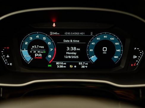 Certified 2024 Audi Q3 2.0T Premium w/ Convenience Package image 31