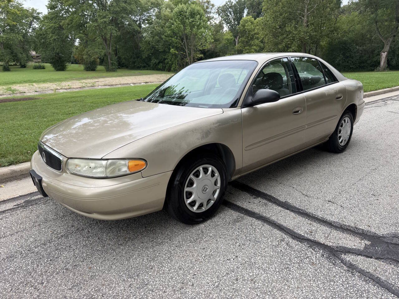 Used 2004 Buick Century Custom FWD image 1