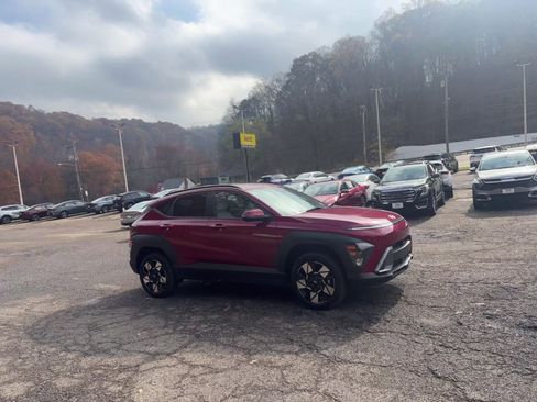 Used 2025 Hyundai Kona SEL image 7