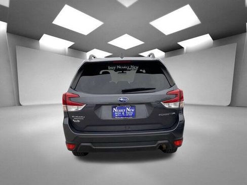Used 2021 Subaru Forester Premium image 5