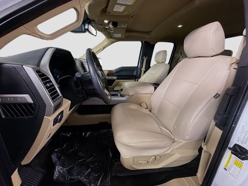 Used 2015 Ford F150 Lariat w/ Equipment Group 502A Luxury AWD/4WD image 22