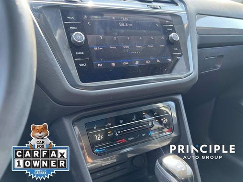 Certified 2023 Volkswagen Tiguan SE w/ Panoramic Sunroof Package image 23