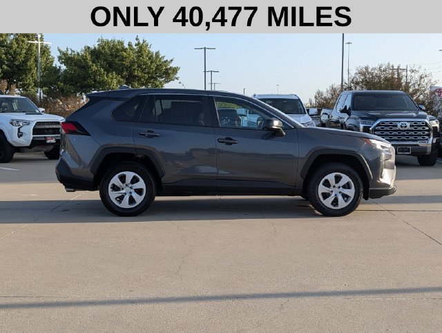 Used 2025 Toyota RAV4 LE FWD image 4