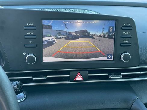 Used 2023 Hyundai Elantra SEL image 19