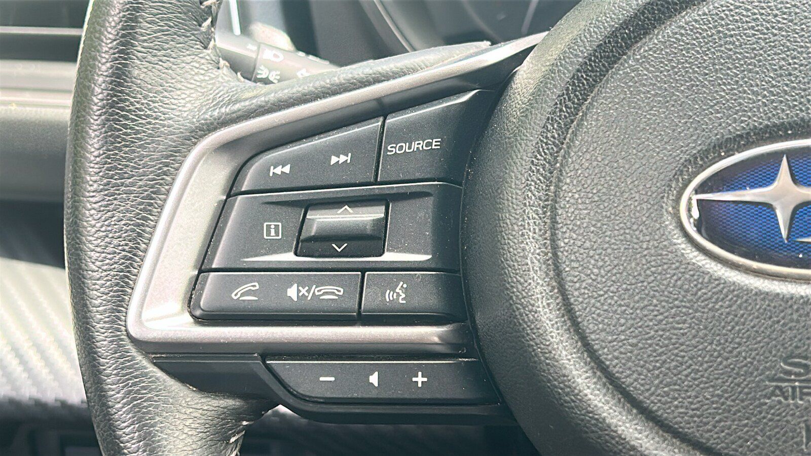 Used 2023 Subaru Ascent Premium AWD/4WD image 18
