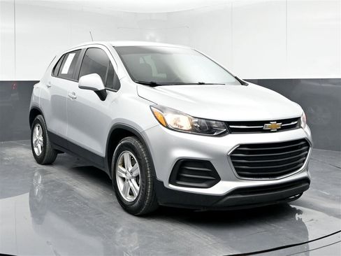 Used 2020 Chevrolet Trax LS w/ Tint and Cruise Package image 1