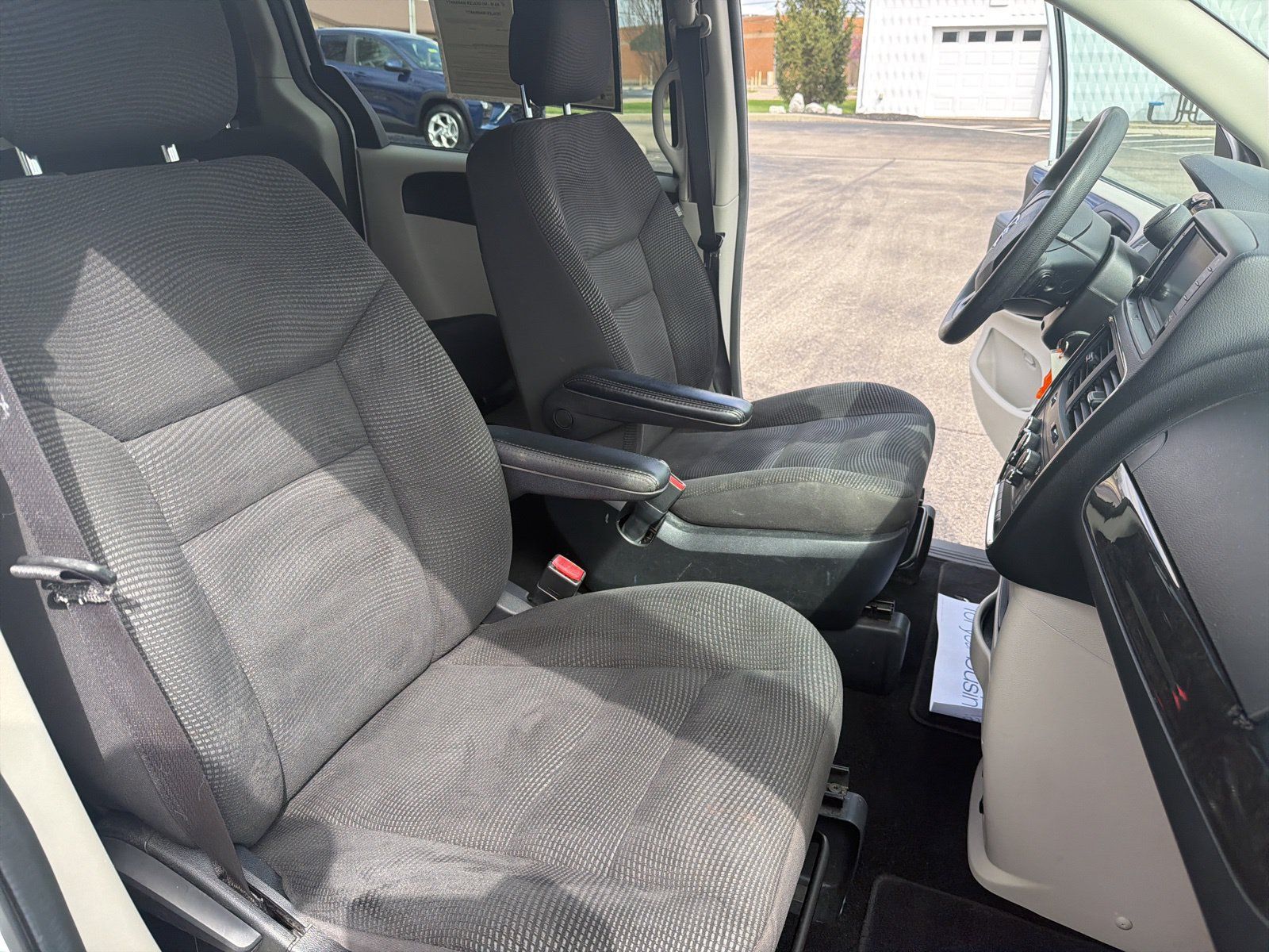 Used 2020 Dodge Grand Caravan SE FWD image 29