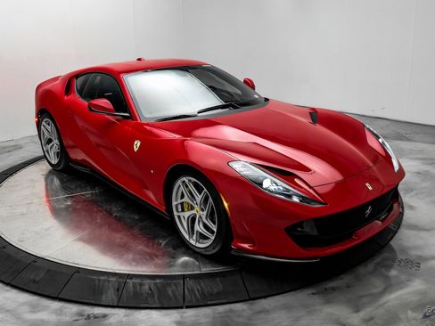 Used 2018 Ferrari 812 Superfast image 24