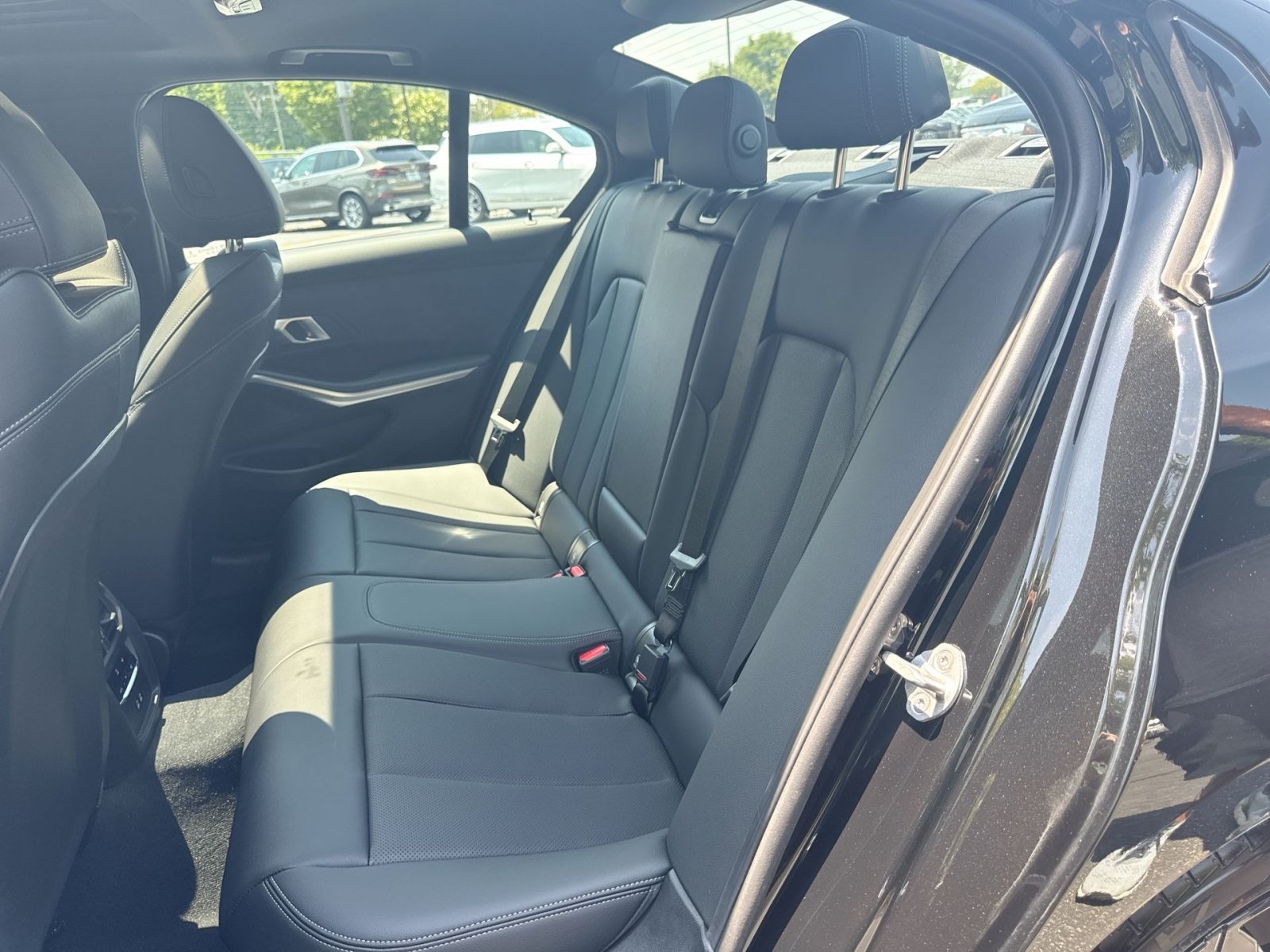 New 2026 BMW 330i Sedan w/ M Sport Package RWD image 25