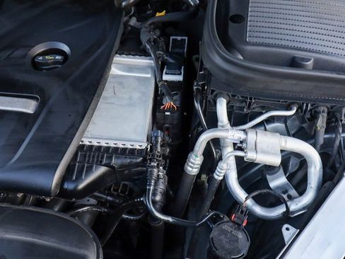 Used 2018 Mercedes-Benz GLC 300 4MATIC image 29