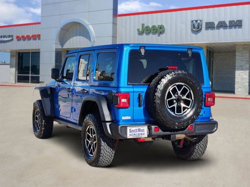 Used 2025 Jeep Wrangler Unlimited Rubicon image 4